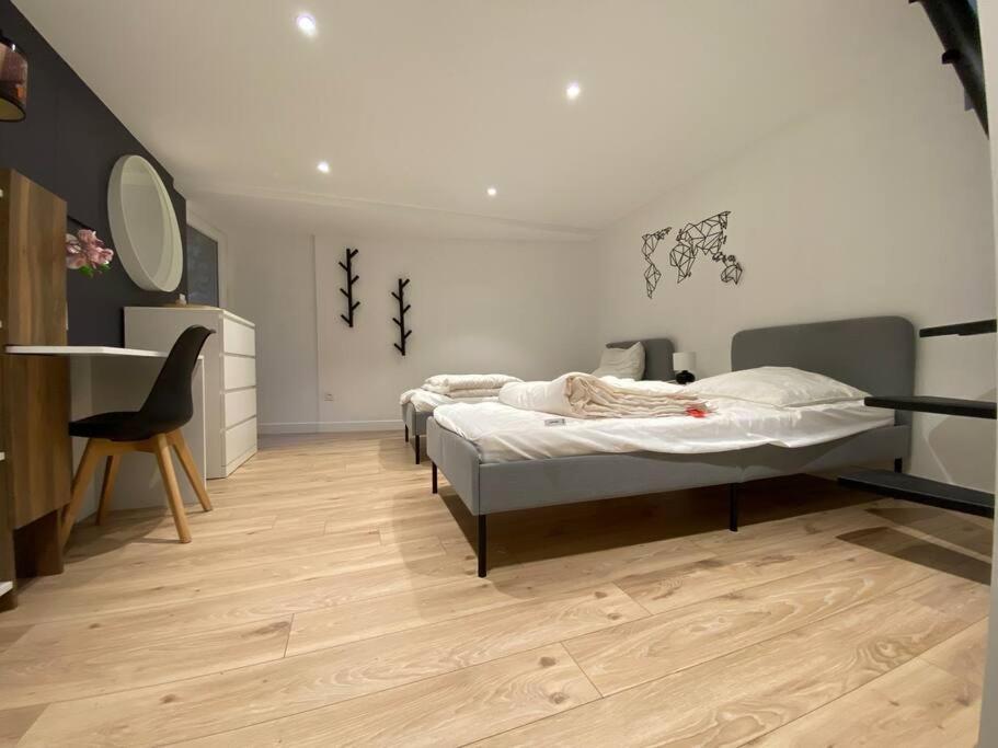 Maison De Ville Orleans Dans Le Quartier Dunois Avec Parking Privatif Esterno foto